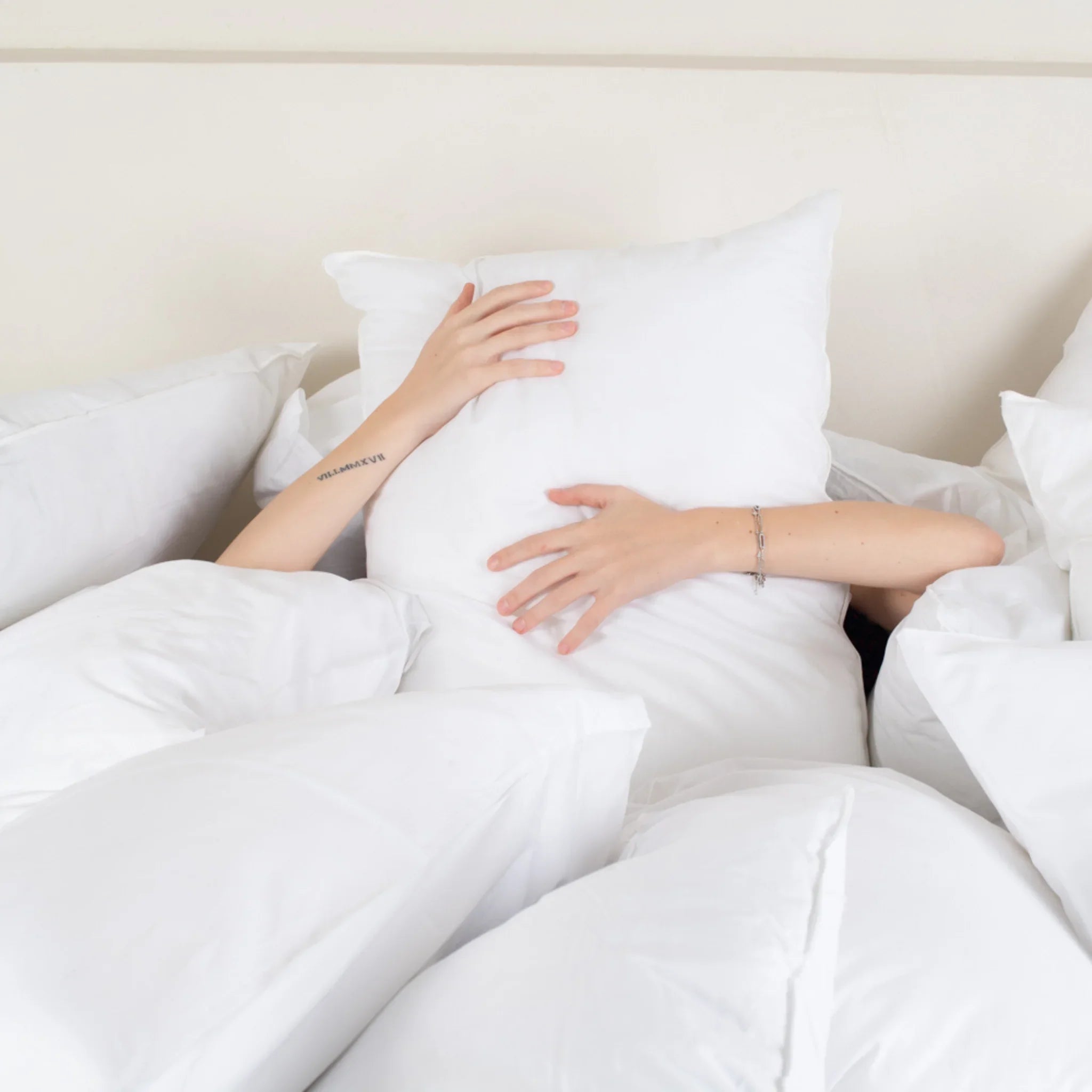 Linge hôtelier blanc premium, draps et couettes doux pour hôtels et maisons d'hôtes